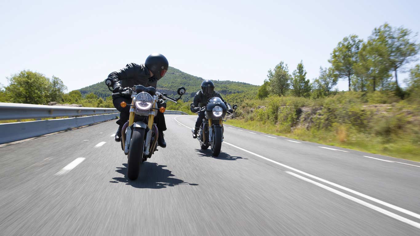 Thruxton RS 