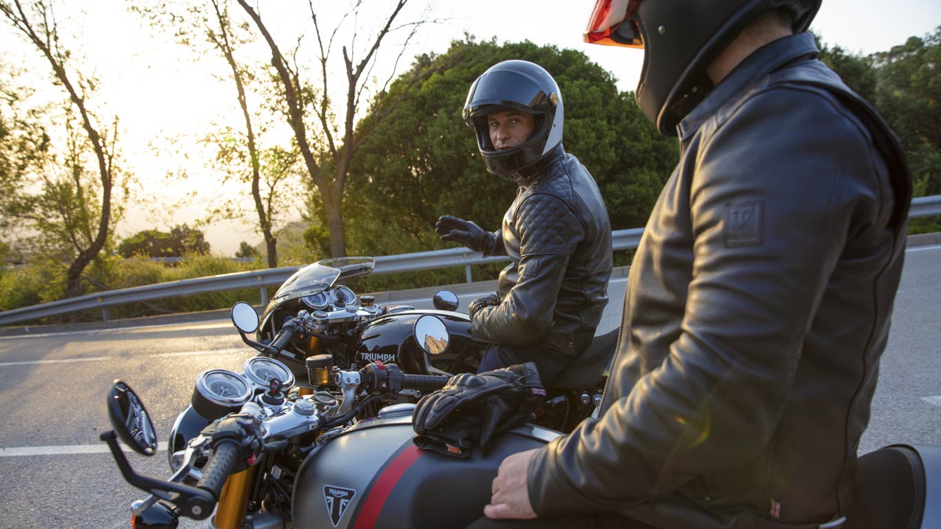 Thruxton RS 
