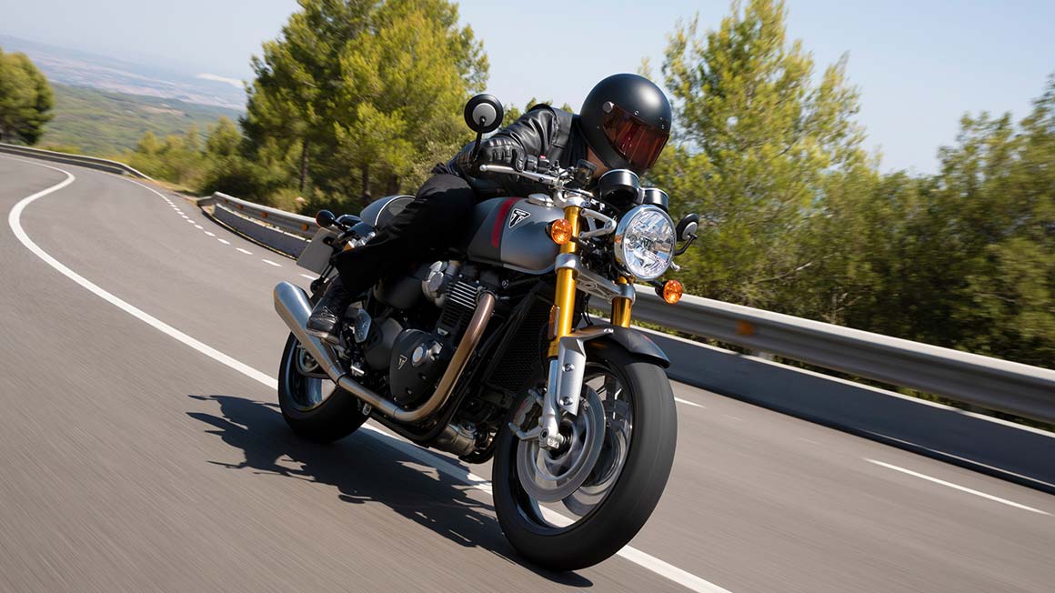 Thruxton RS 