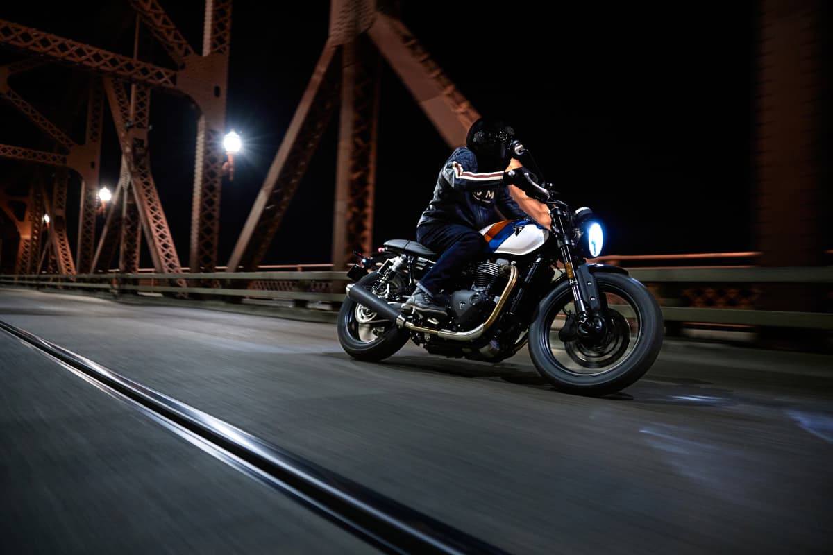 SPEED TWIN 900