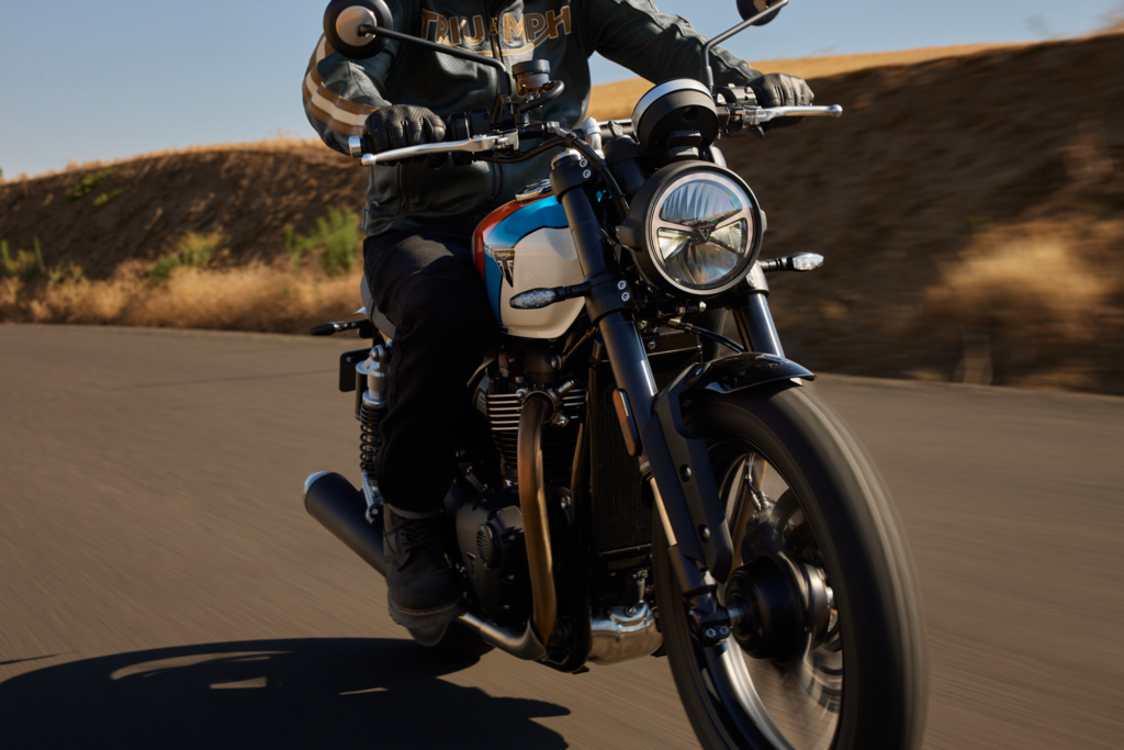 SPEED TWIN 900