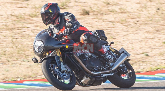 TRIUMPH THRUXTON R - PHIÊN BẢN ĐẶC BIỆT CỦA CHIẾC MOTO TRIUMPH THRUXTON 