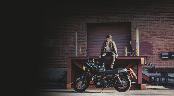 CHIẾC MOTO TRIUMPH ĐÃ GIÚP TÔI THOÁT KHỎI CĂN BỆNH TRẦM CẢM