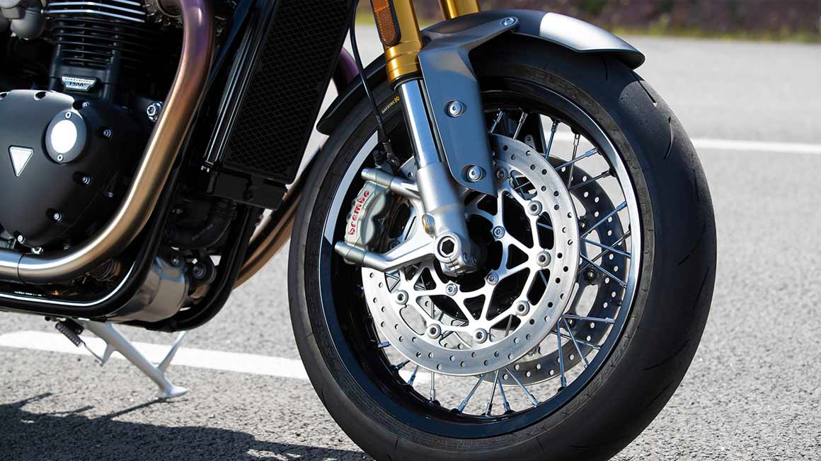 ĐỘNG CƠ THRUXTON RS ĐƯỢC NÂNG CẤP VƯỢT BẬC