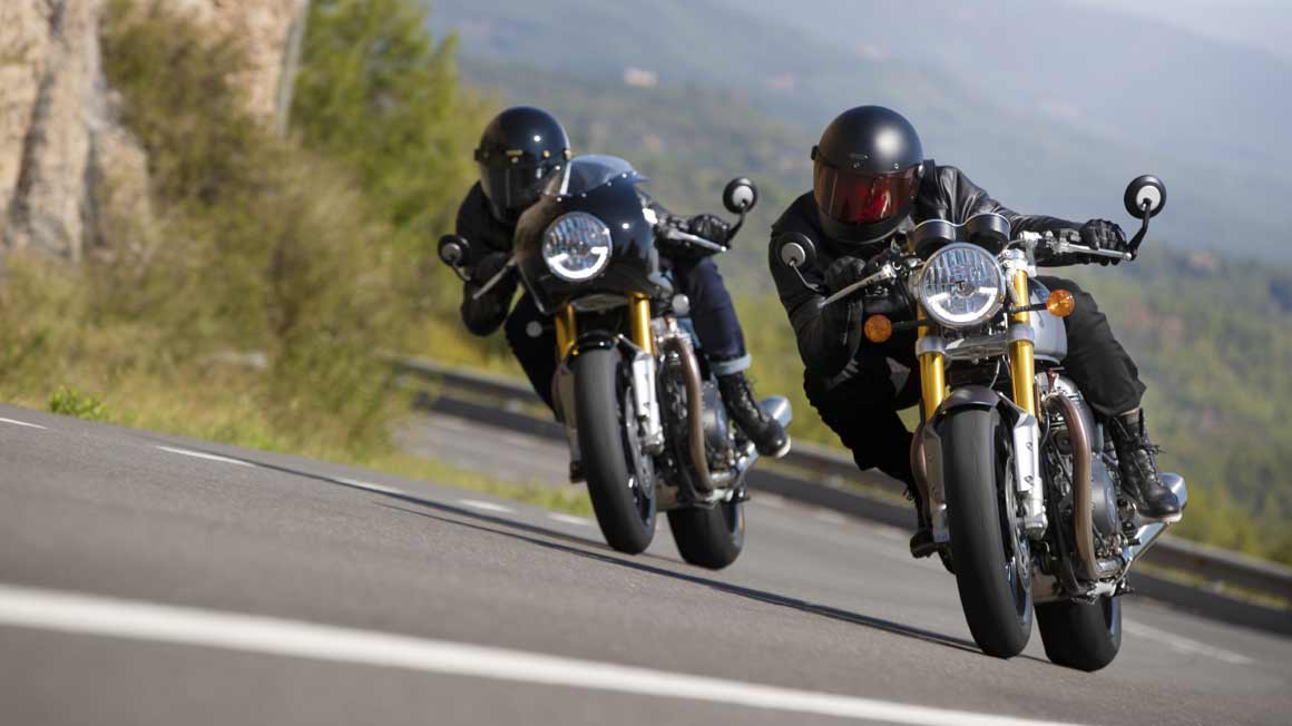 ĐỘNG CƠ THRUXTON RS ĐƯỢC NÂNG CẤP VƯỢT BẬC