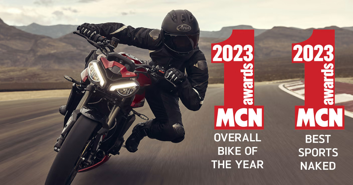 Street Triple 765 RS chiến thắng giải thưởng Mẫu Xe Của Năm 2023 của tạp chí MCN
