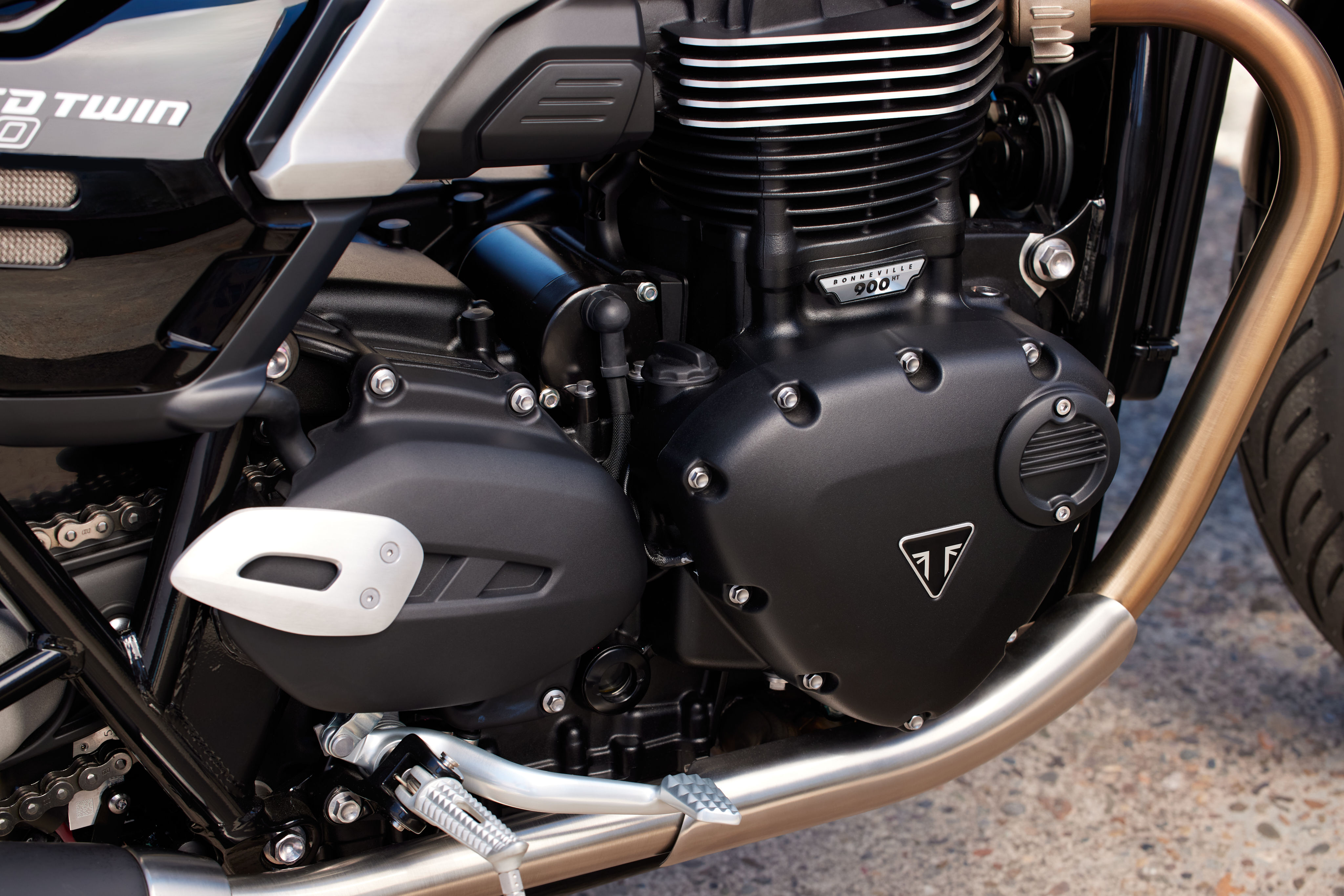 ĐỘNG CƠ BONNEVILLE TRỨ DANH